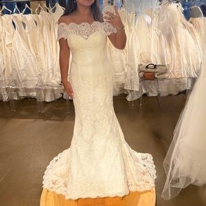Sareh Nouri Elegant Off-Shoulder Lace Wedding Dress